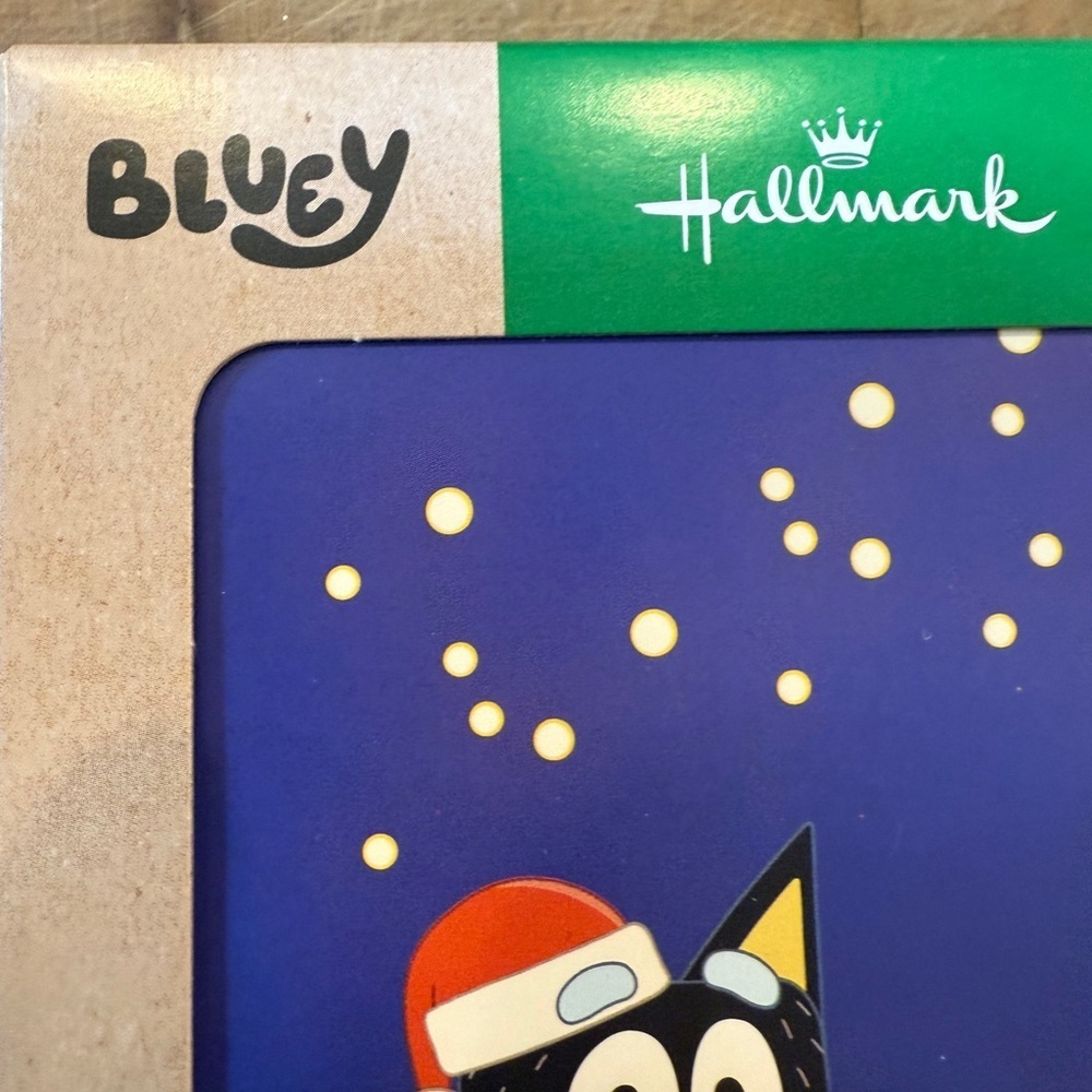 Hallmark Bluey Holiday Card Boxes Bluey Santa 54 Cards Hooray it’s Christmas - Picture 5 of 16